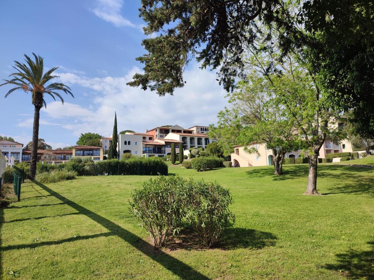 Chez Adriana Studio Vue Mer Avec Piscine Grimaud Ngoại thất bức ảnh
