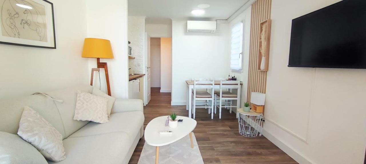 Chez Adriana Studio Vue Mer Avec Piscine Grimaud Ngoại thất bức ảnh