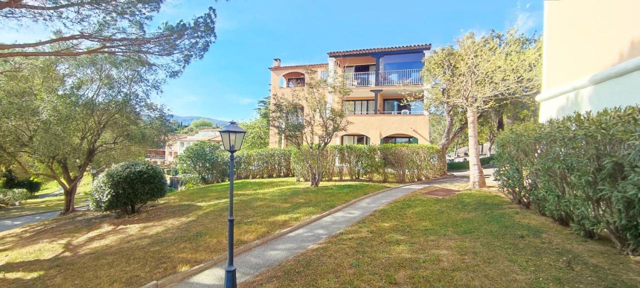 Chez Adriana Studio Vue Mer Avec Piscine Grimaud Ngoại thất bức ảnh