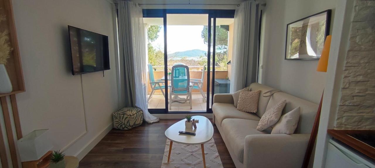 Chez Adriana Studio Vue Mer Avec Piscine Grimaud Ngoại thất bức ảnh